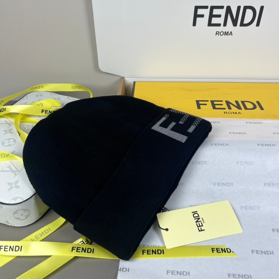 F**di Beanie Black Wool Hat Black Fxq335Atqdf0Qa1