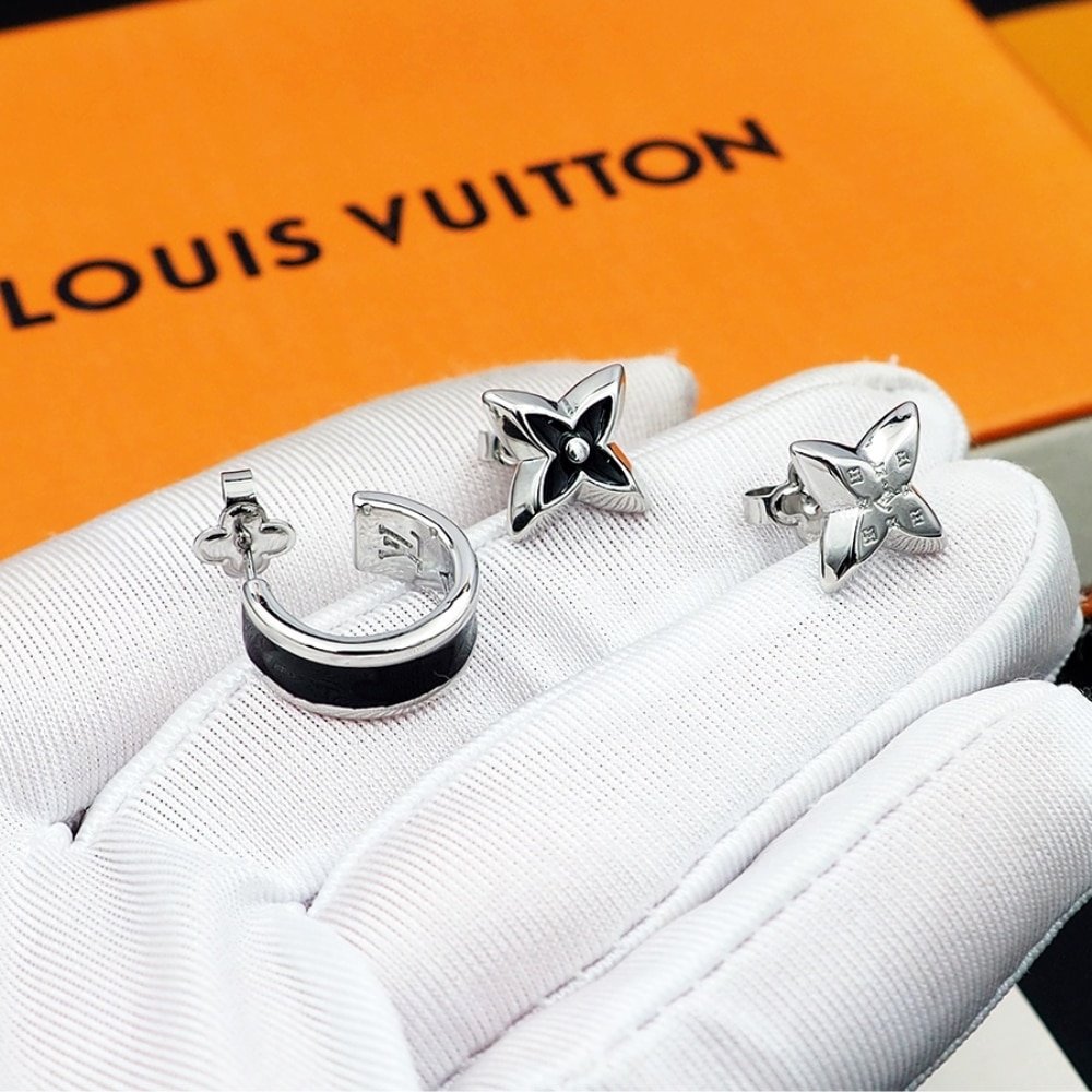 L0vis Vvtt0n Lv Spike Earrings Silver M01718