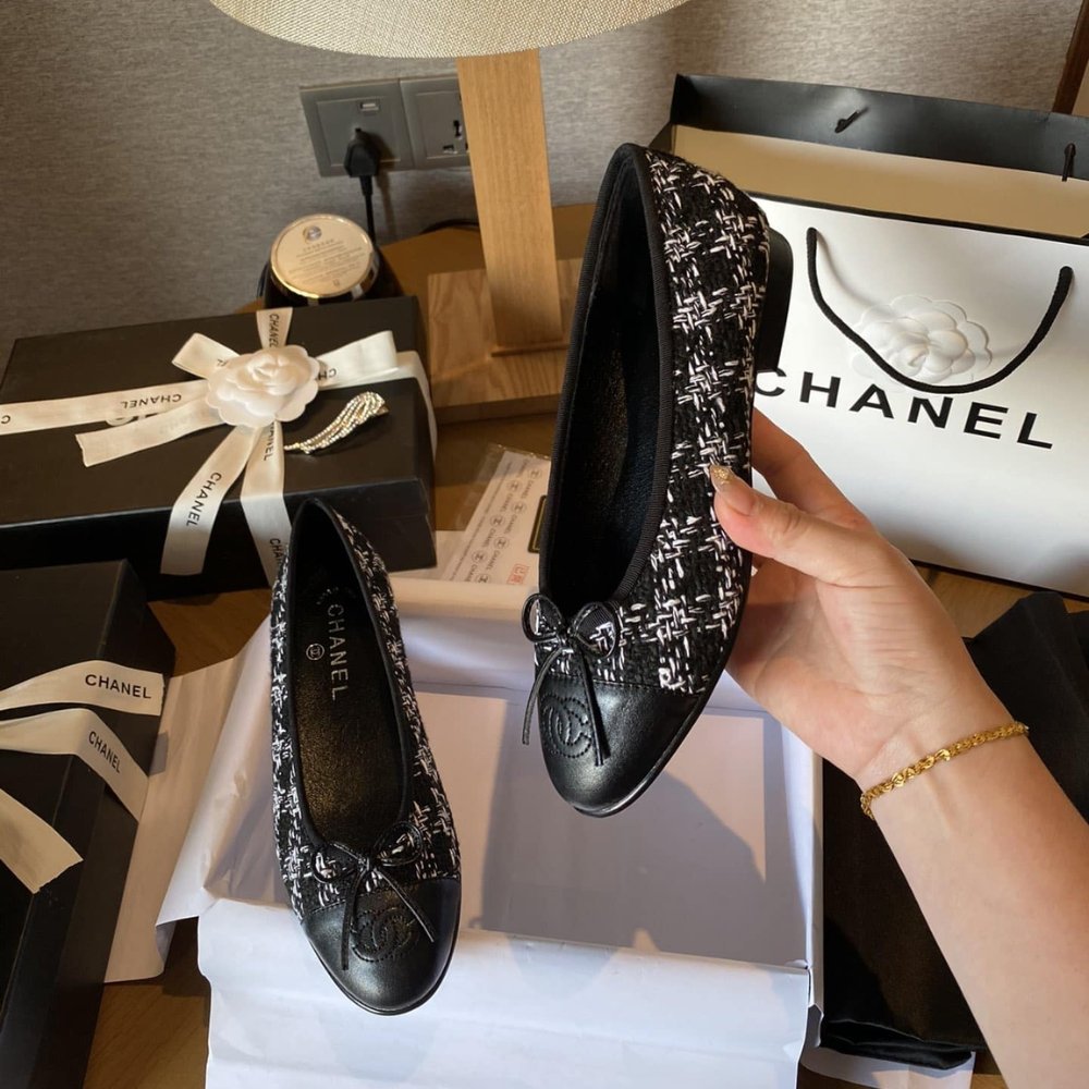 Ch**el Plain Toe Rubber Sole Casual Style Tweed Black