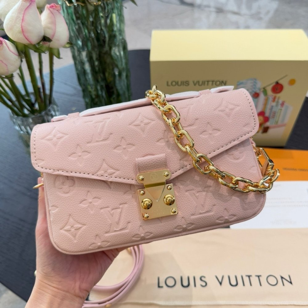 L0vis Vvtt0n Pochette Métis East West Pink Opale 30Cm M47045