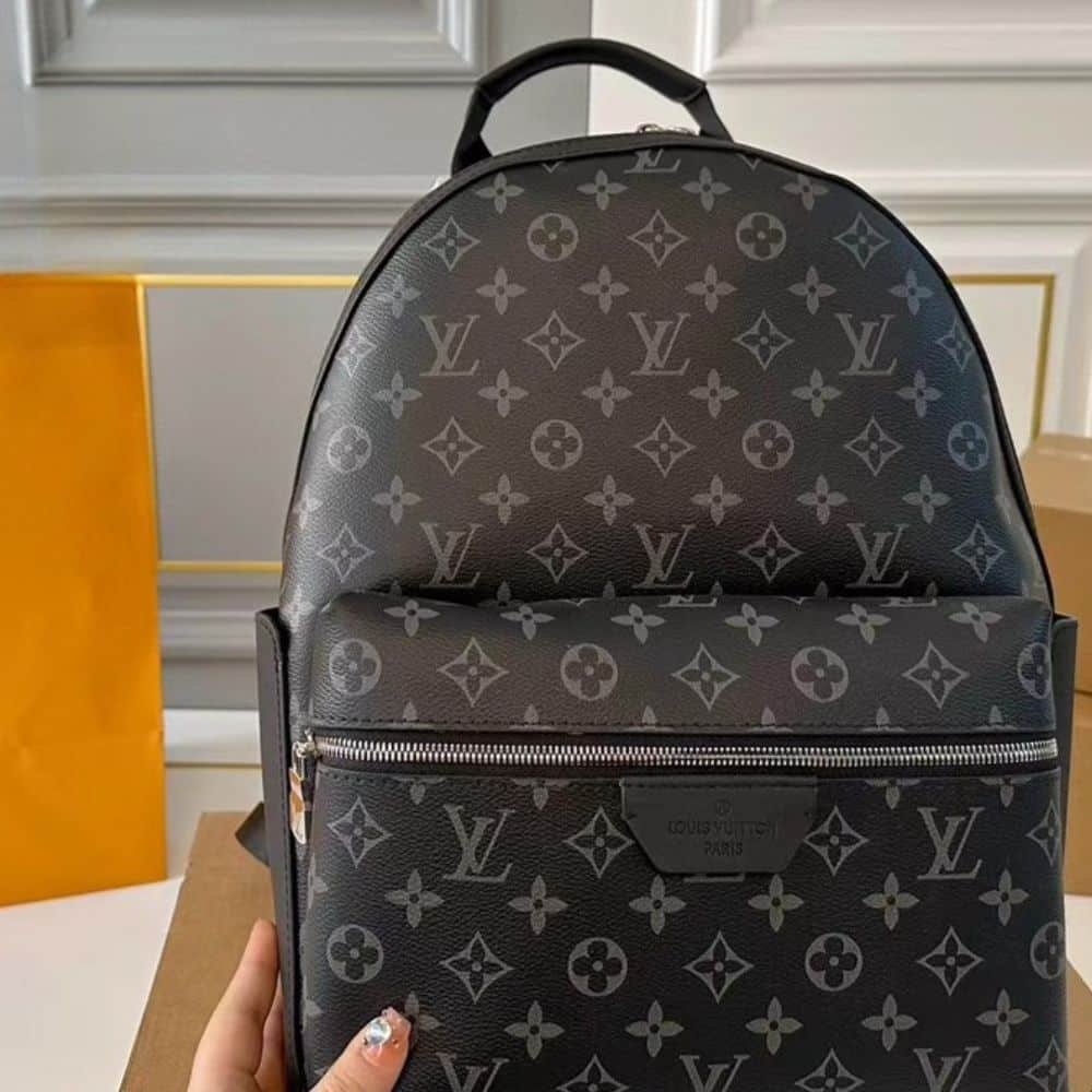 L0vis Vvtt0n Discovery PM Backpack Monogram Eclipse Canvas Black 38Cm M22558