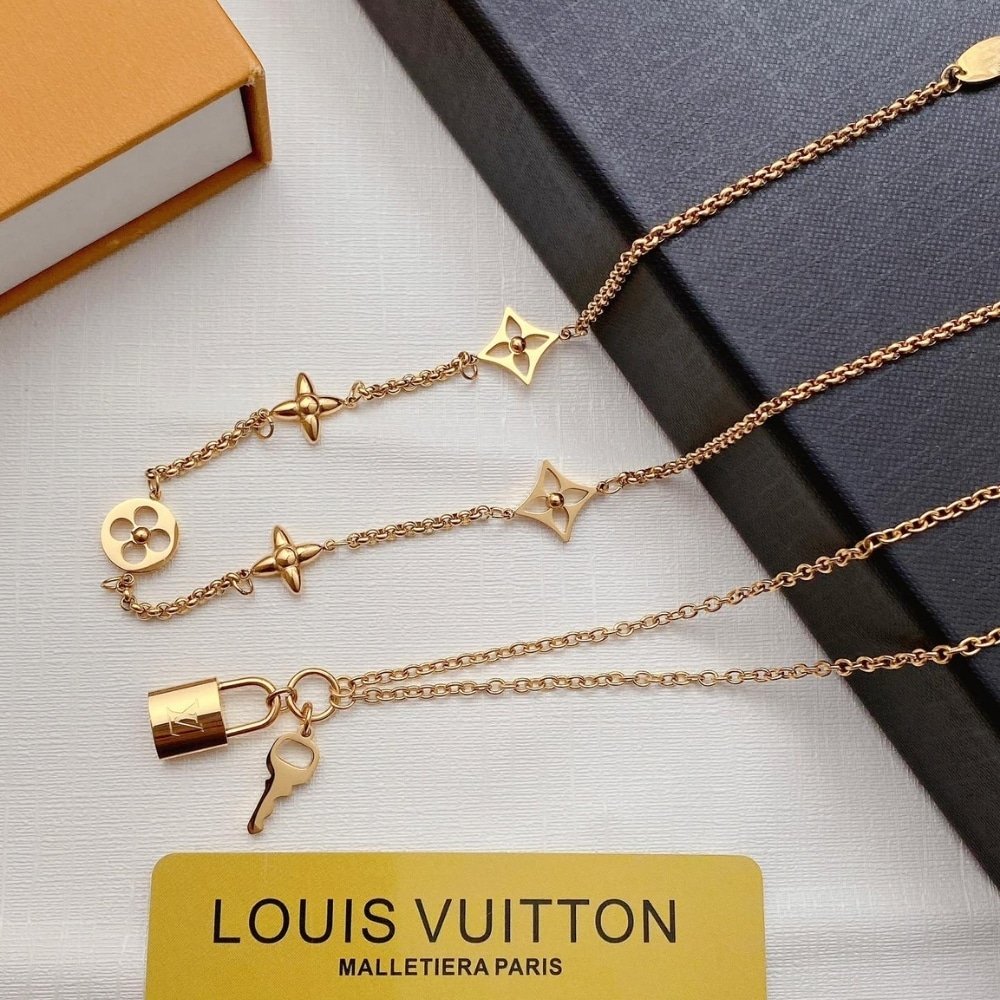 L0vis Vvtt0n Lv Iconic Charm Necklace Gold M02494