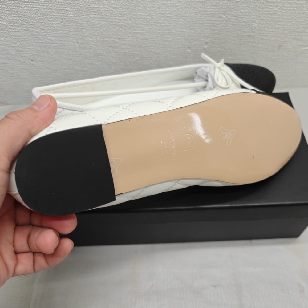 Ch**el Ballerina White And Black