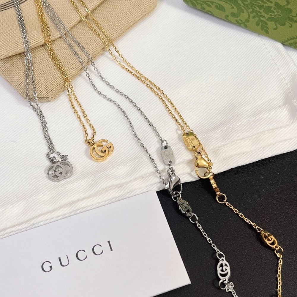 Gvc*1 Gg Running Necklace In Yellow Gold With Double G Pendant 502088 J8500 8000