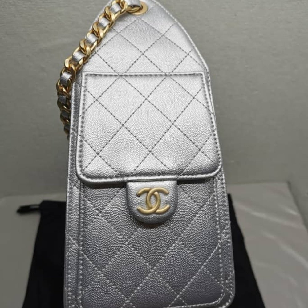 Ch**el 25 Small Handbag Metallic Grained And Gold Tone Metal Silver 26Cm As5293 B20405 Nzv67