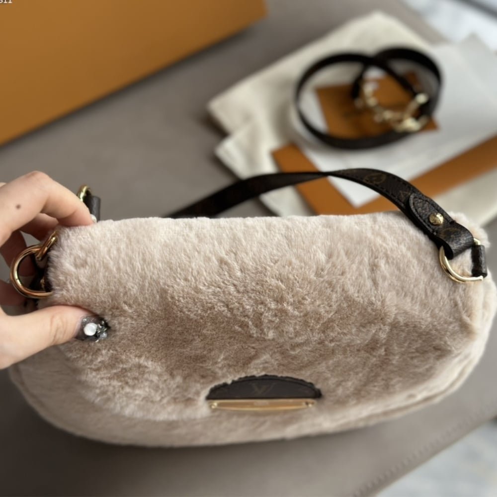 L0vis Vvtt0n Bag Ski Cozygram Sunset Bag Cream 27Cm M12097