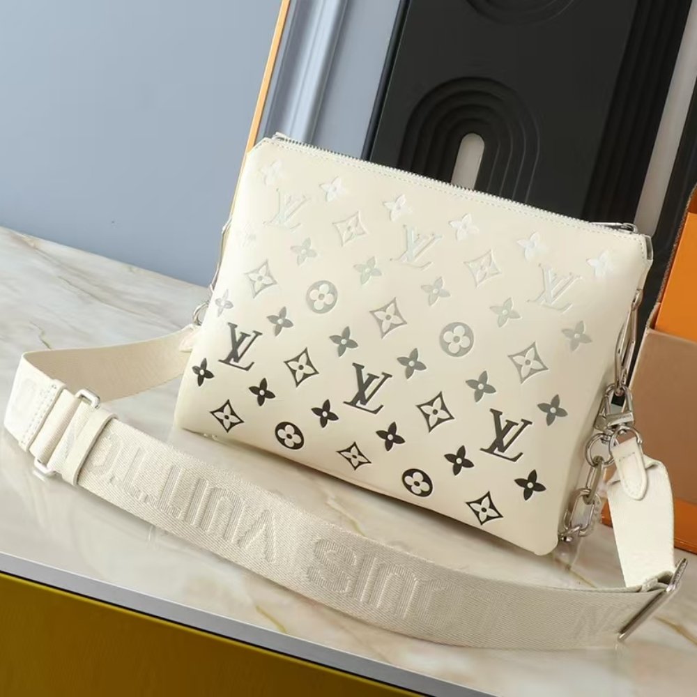 L0vis Vvtt0n Coussin PM Cream 26Cm M11986