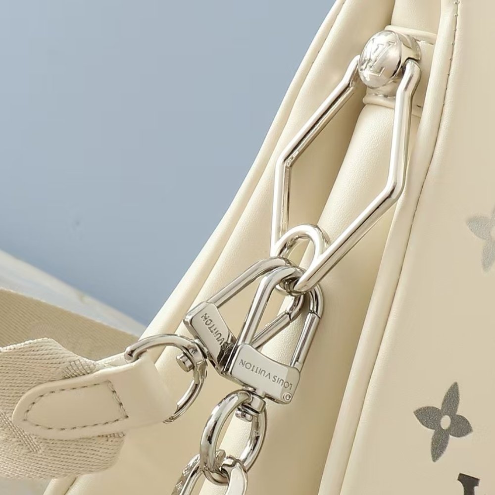 L0vis Vvtt0n Coussin PM Cream 26Cm M11986