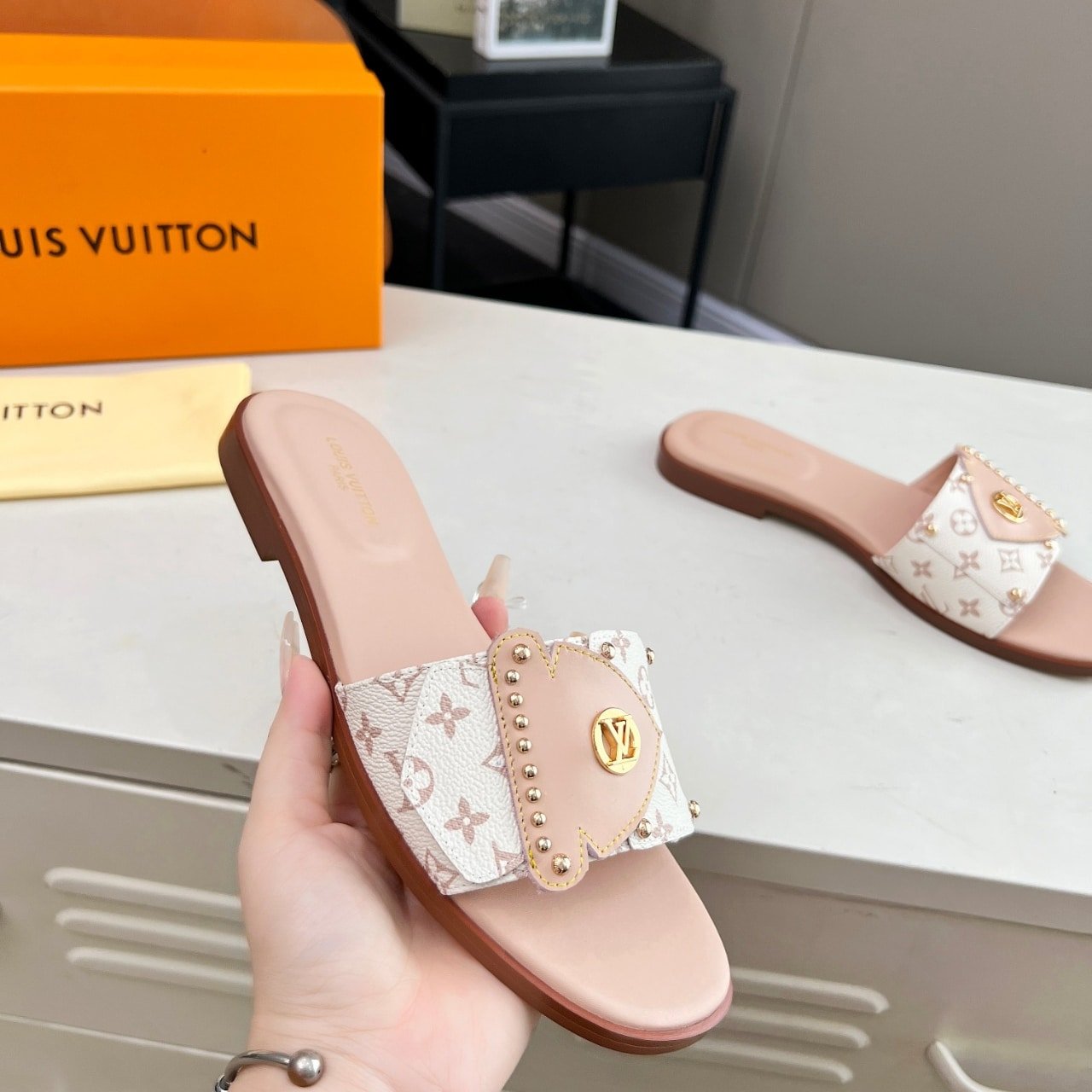 L0vis Vvtt0n Lv Frame Flat Mule Dune Beige 1Ahmsb
