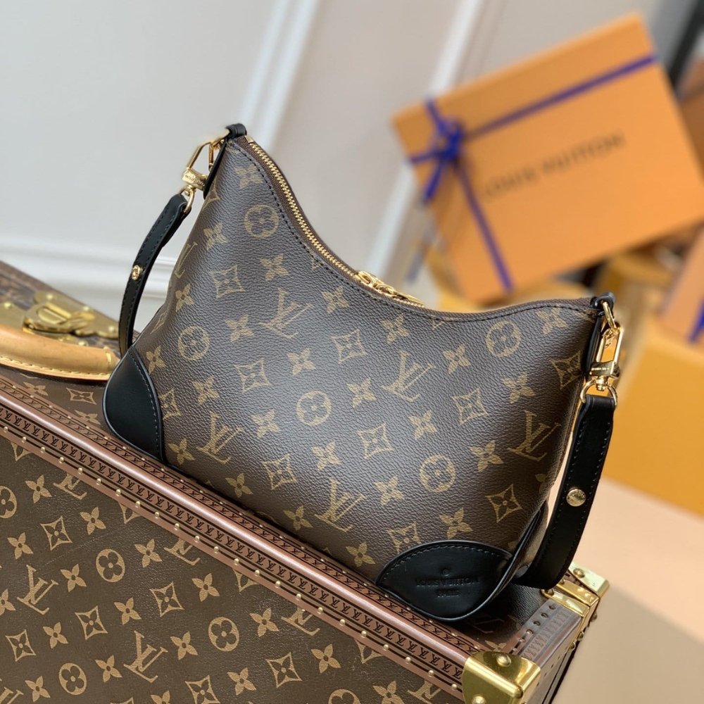 L0vis Vvtt0n Boulogne PM Monogram Black 26Cm M45831