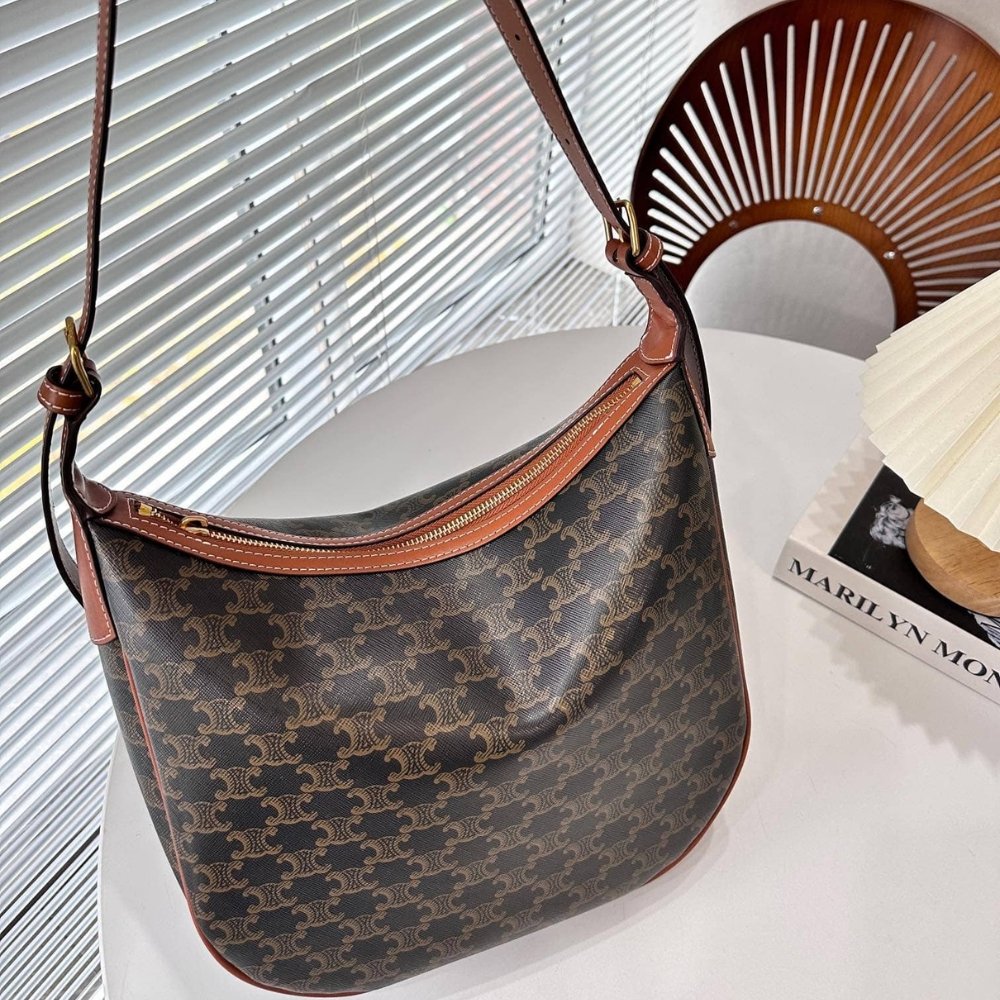 Ce1i*e Medium Heloise Bag In Triomphe Canvas Tan 30Cm 114712Fqm 04Lu