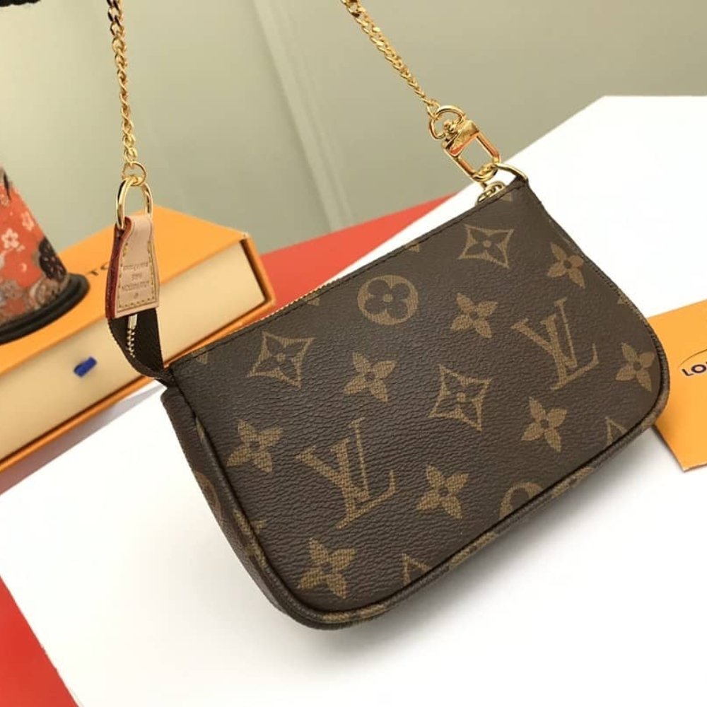 L0vis Vvtt0n Mini Pochette Accessoires Monogram Canvas Brown 15Cm M58009