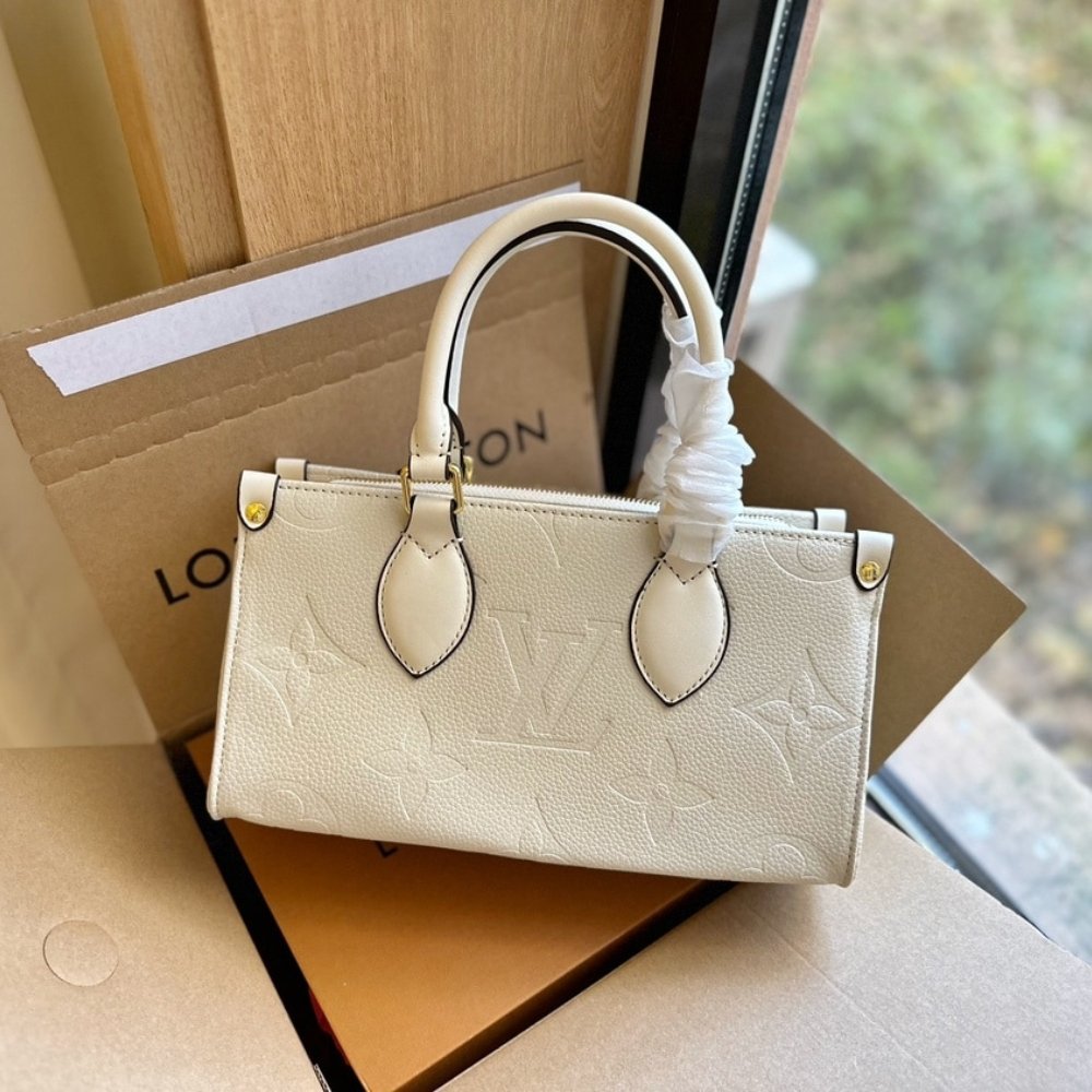 L0vis Vvtt0n Onthego East West Bag Creme Beige 25Cm M23698