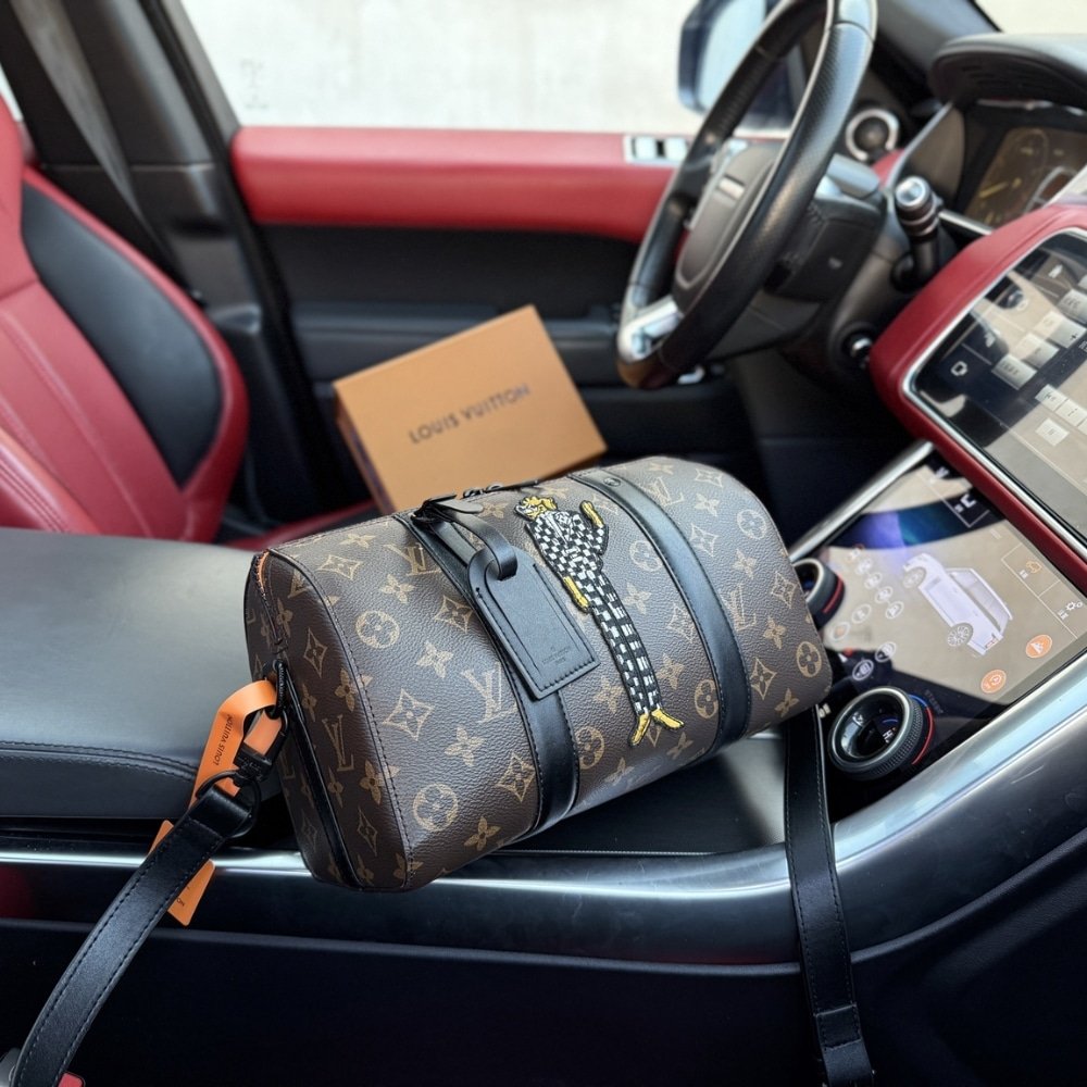 L0vis Vvtt0n City Keepall Bag Monogram Canvas With Lv Friends Patch 27Cm