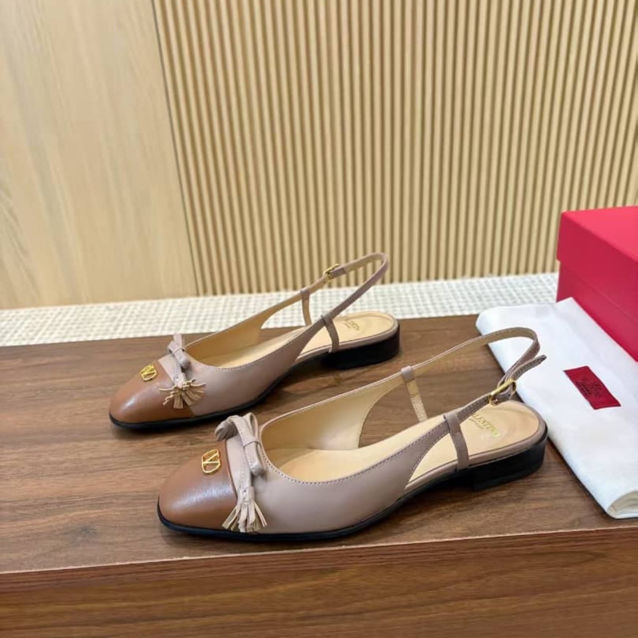 Va1e*ntin0 Garavani Valet Du Roi Slingback Ballerina Rose And Brown