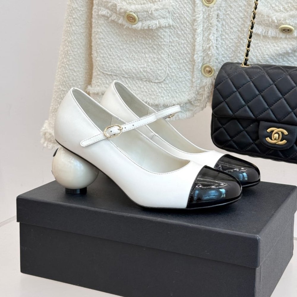 Ch**el Mary Janes Patent And Imitation Pearls White Black G46775 B22202 U4186