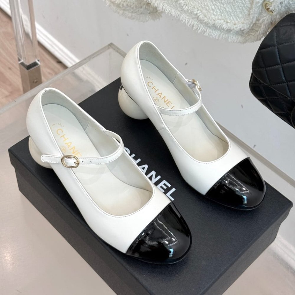 Ch**el Mary Janes Patent And Imitation Pearls White Black G46775 B22202 U4186
