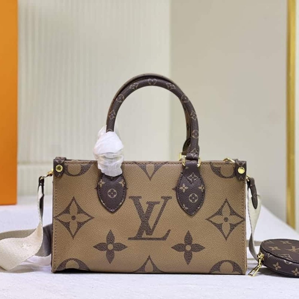 L0vis Vvtt0n Onthego East West Giant Monogram 25Cm M46653