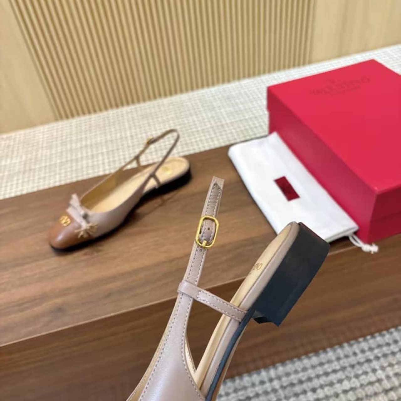 Va1e*ntin0 Garavani Valet Du Roi Slingback Ballerina Rose And Brown
