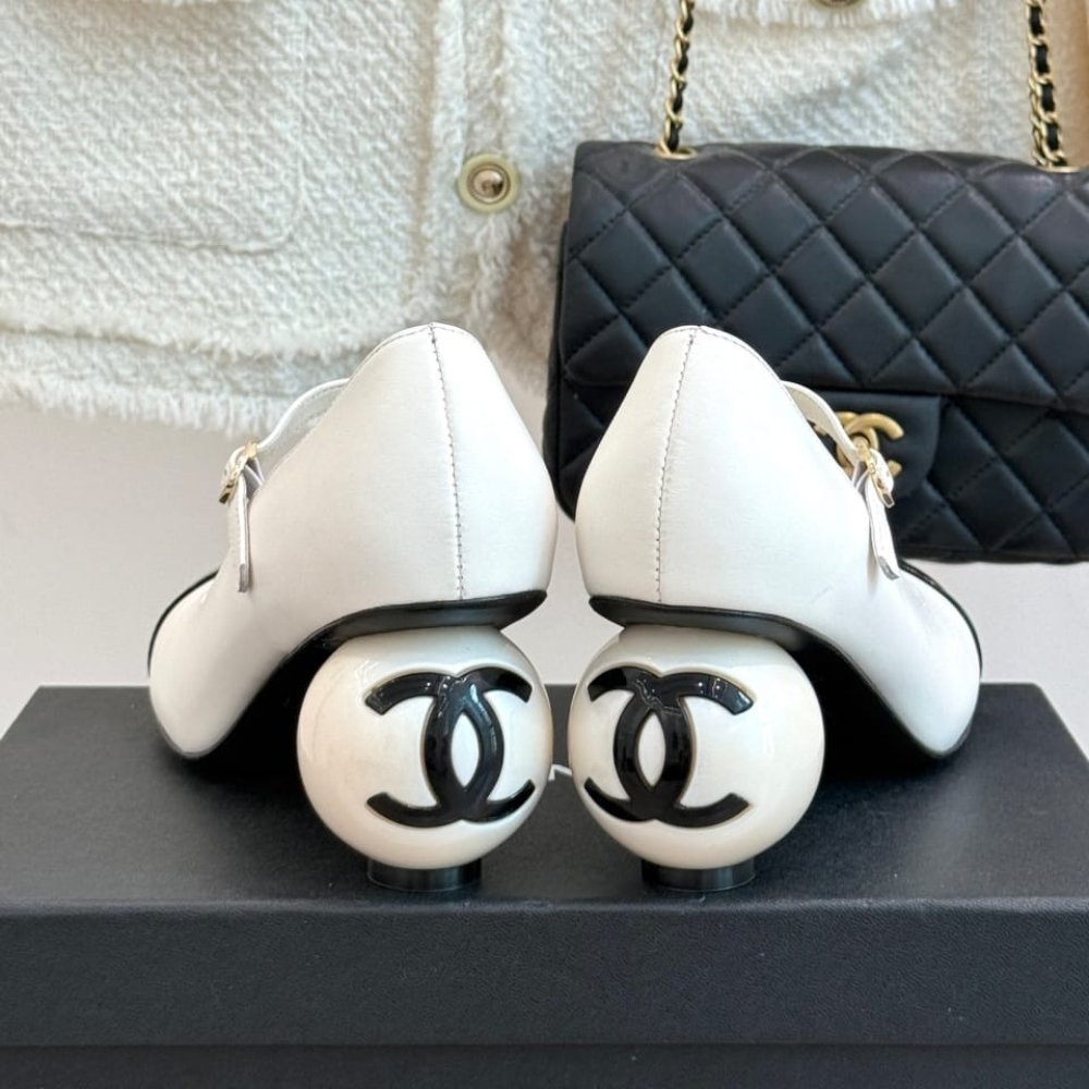 Ch**el Mary Janes Patent And Imitation Pearls White Black G46775 B22202 U4186