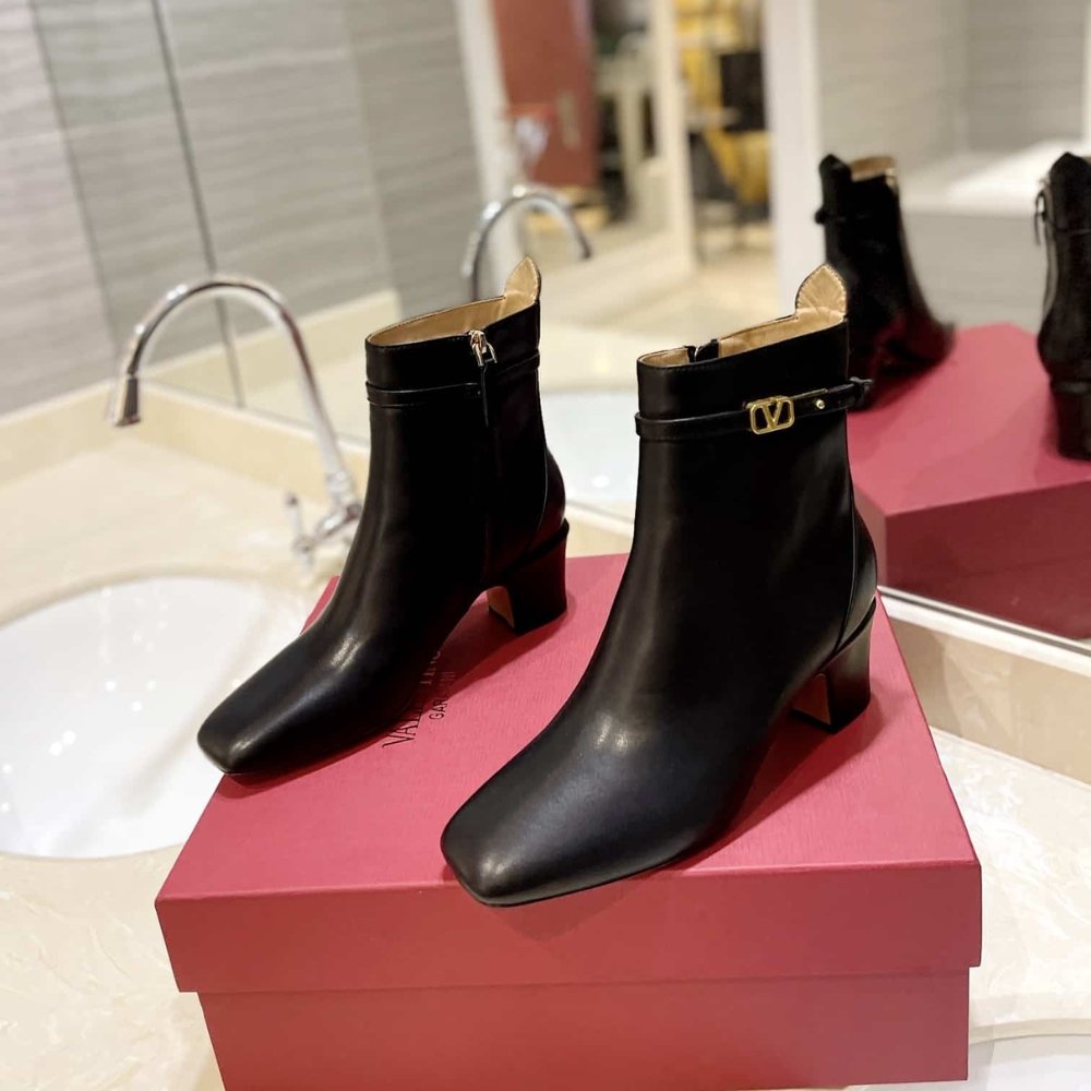 Va1e*ntin0 Garavani Tan Go Ankle Boot In Leather Black 3W2S0Gz2Atz 0No