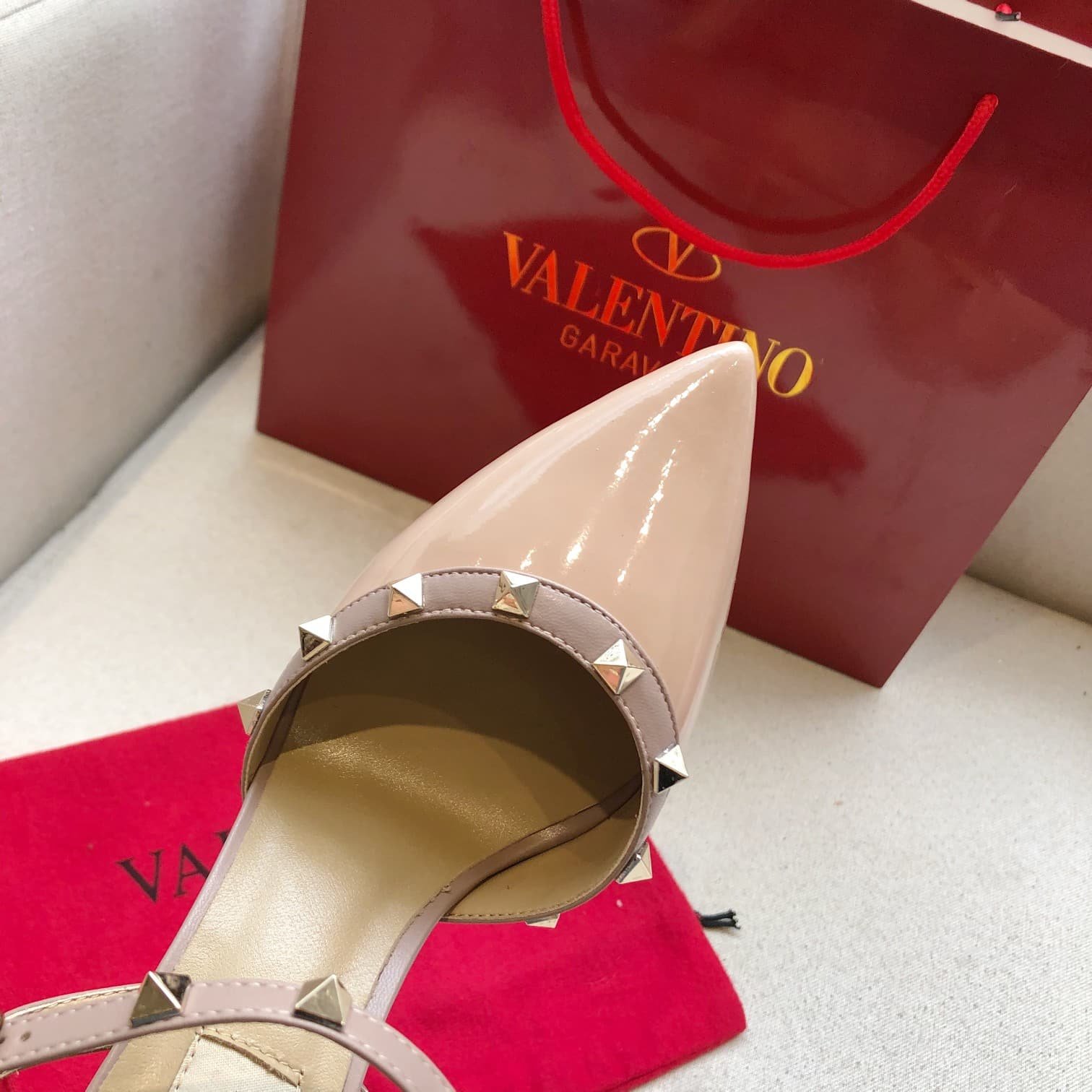 Va1e*ntin0 Rockstud Nude Slingback