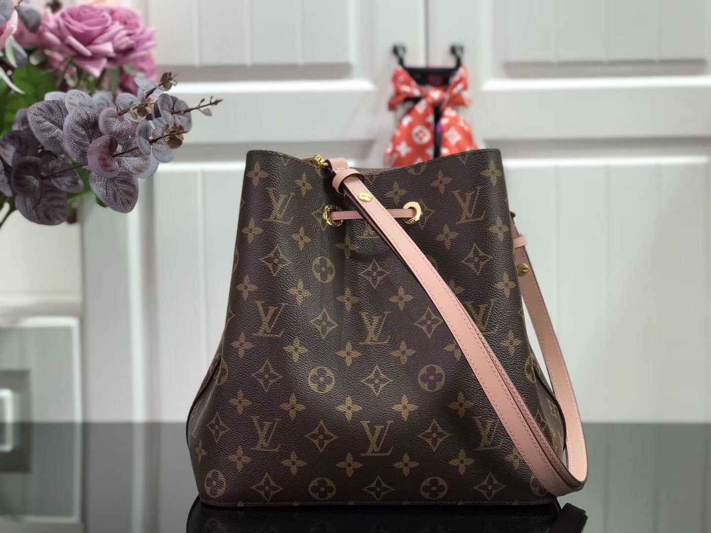 L0vis Vvtt0n Néonoé 26Cm Pink M44022