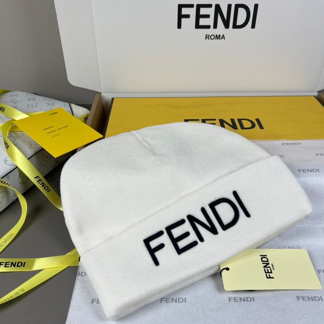 F**di Wool Hat White Fxq056Ai4Ff05Wl