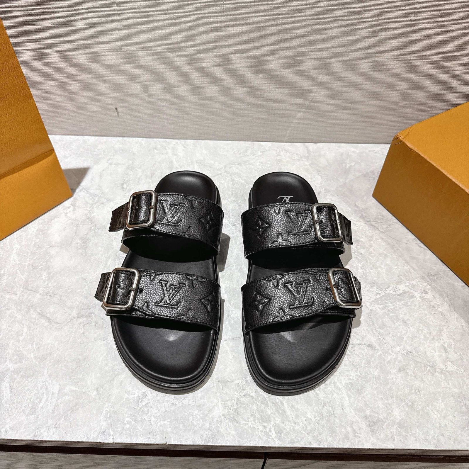 L0vis Vvtt0n LV Venice Mule Black 1AHSJC