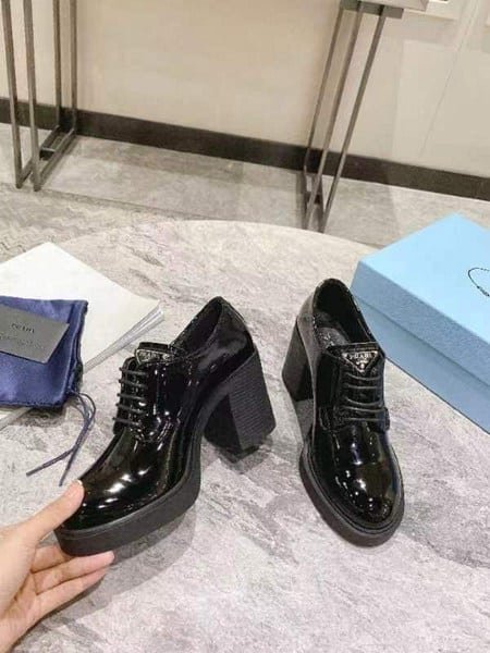 Pra*a Heeled Brushed Leather Lace-Ups Shiny Black