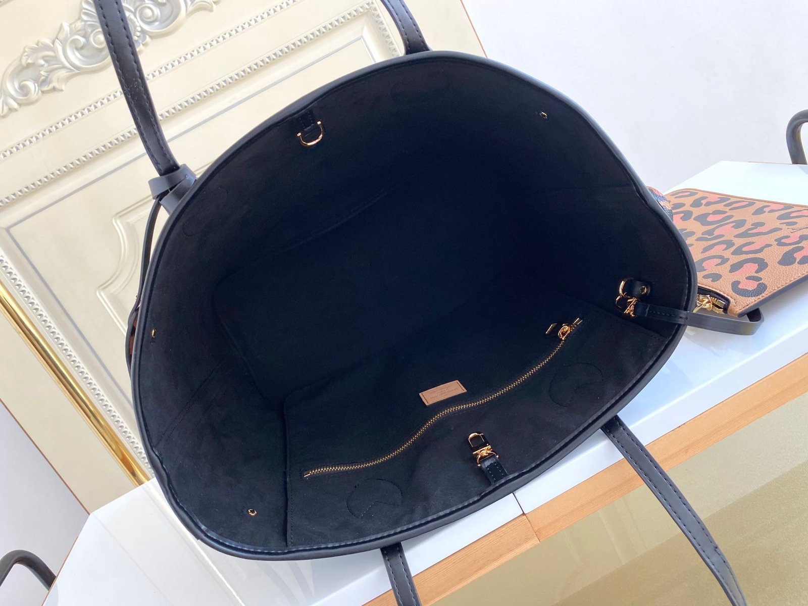 L0vis Vvtt0n Bolsa Neverfull Mm Black 31Cm M45856