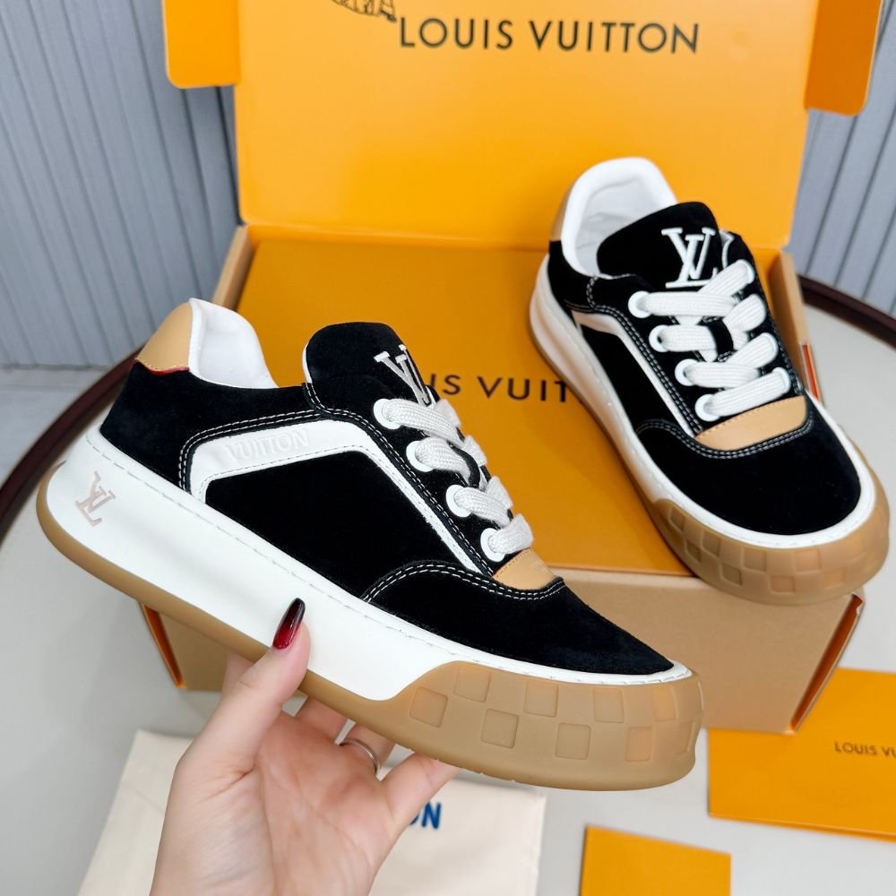 L0vis Vvtt0n LV Tilted Sneaker Black 1AJ734