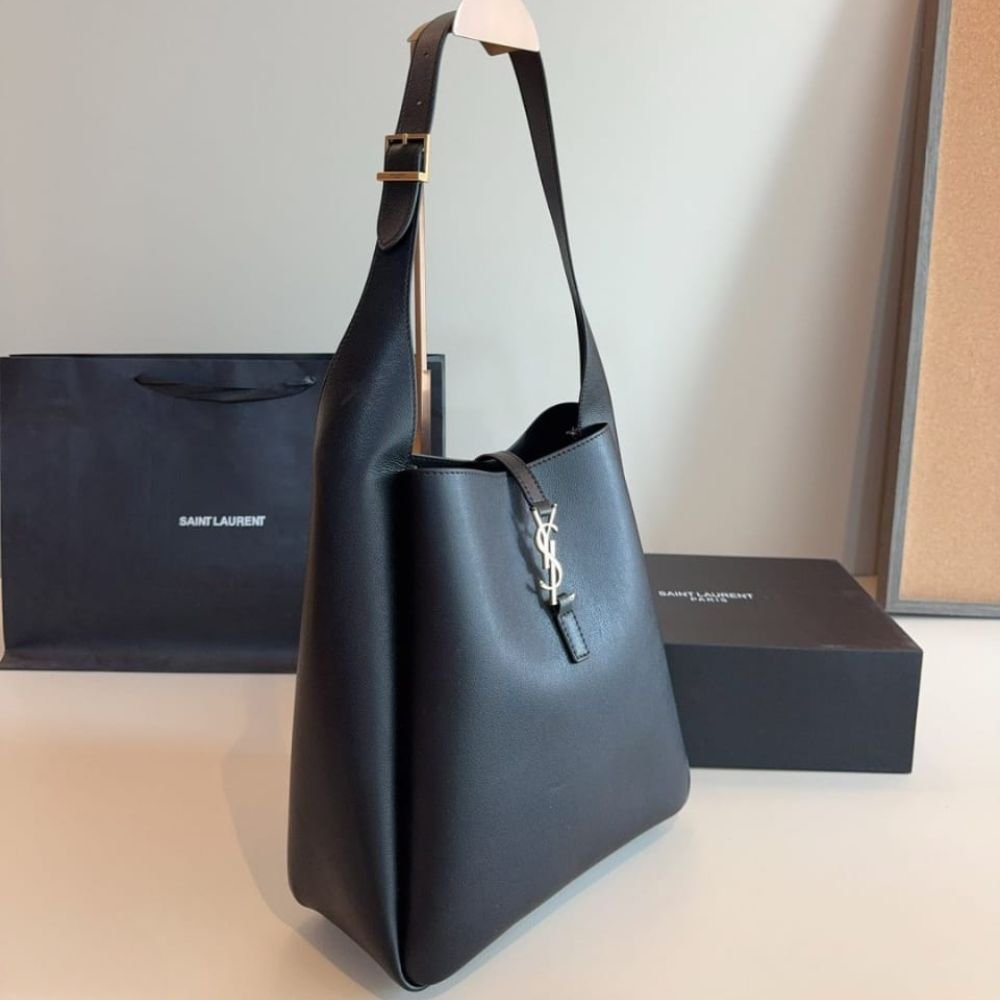 Sa1nt Lau*nt Le 5 À 7 Soft Small Hobo Bag In Smooth Leather Black 713938Aaauq1000