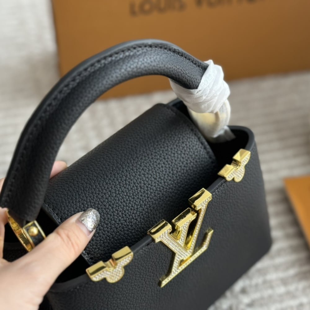 L0vis Vvtt0n Capucines Mini Black 20Cm M11342