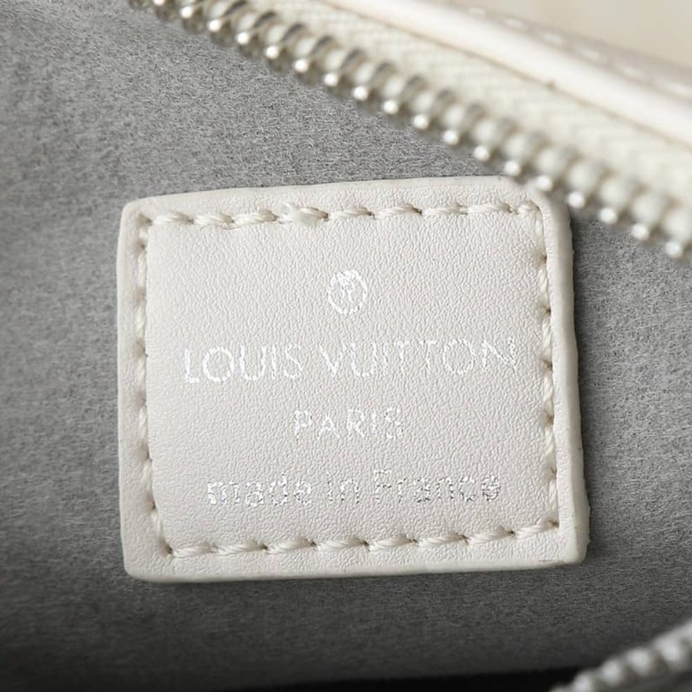 L0vis Vvtt0n Coussin BB White 21Cm M11957