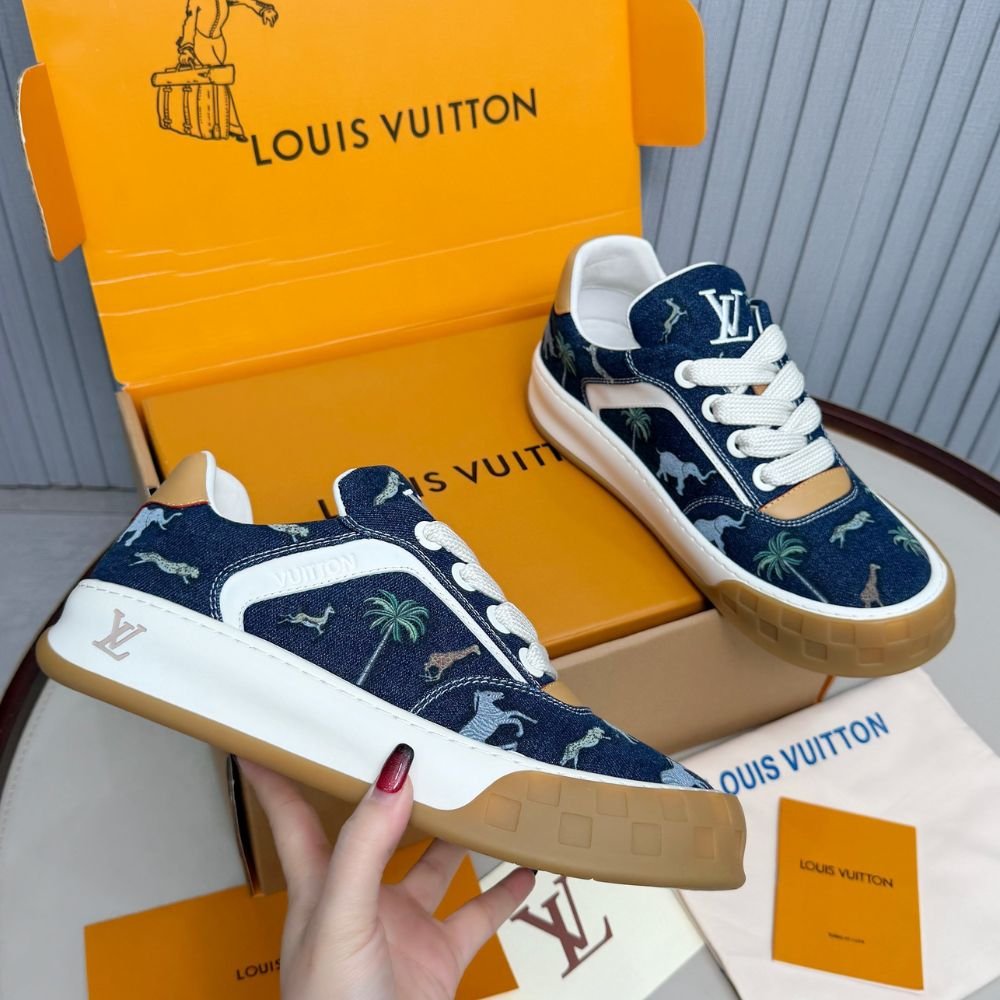 L0vis Vvtt0n LV x The Darjeeling Limited LV Tilted Sneaker Blue 1AJTLH