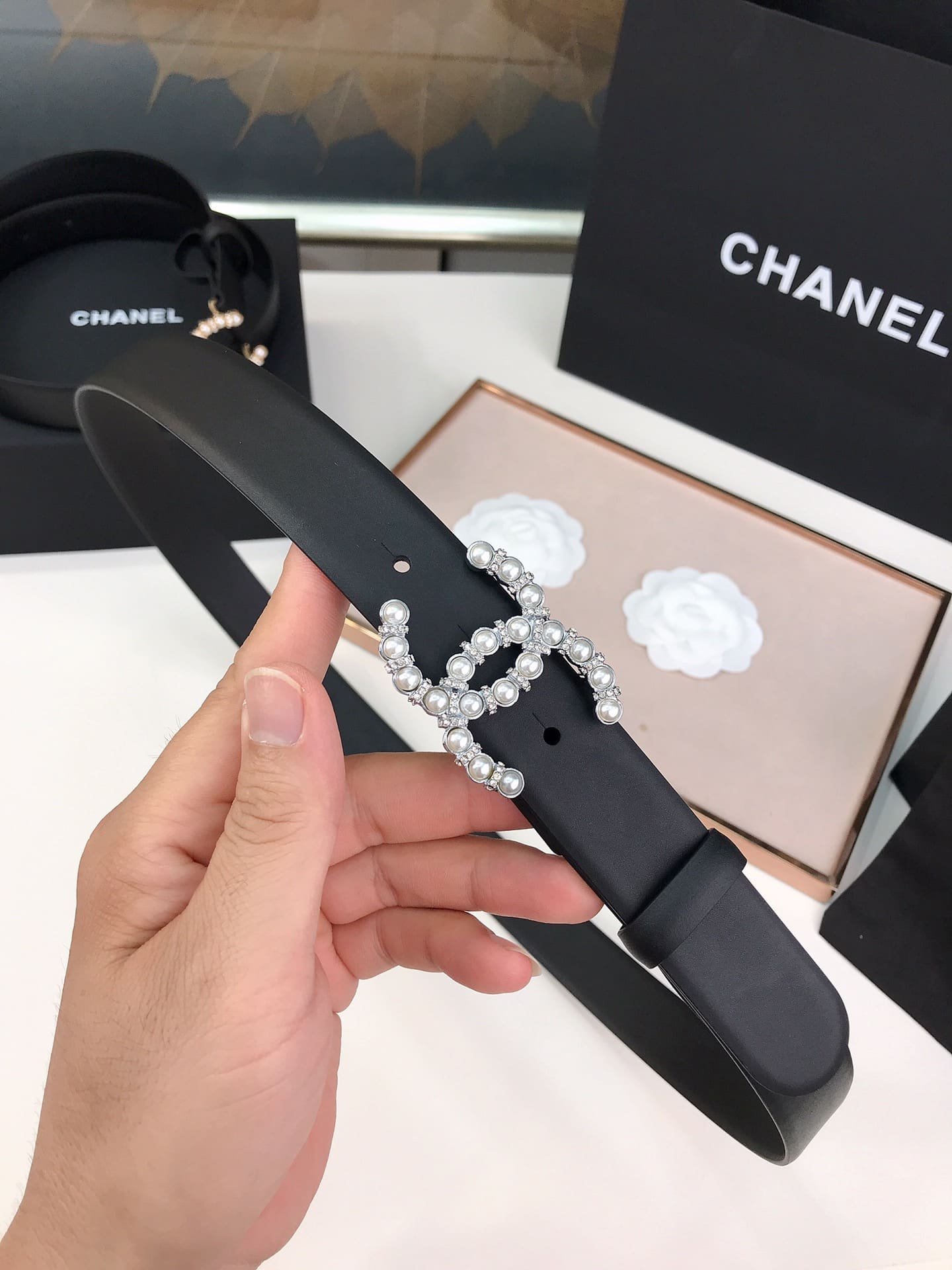 Ch**el Cc Silver Belt Leather With Pearls 28Mm