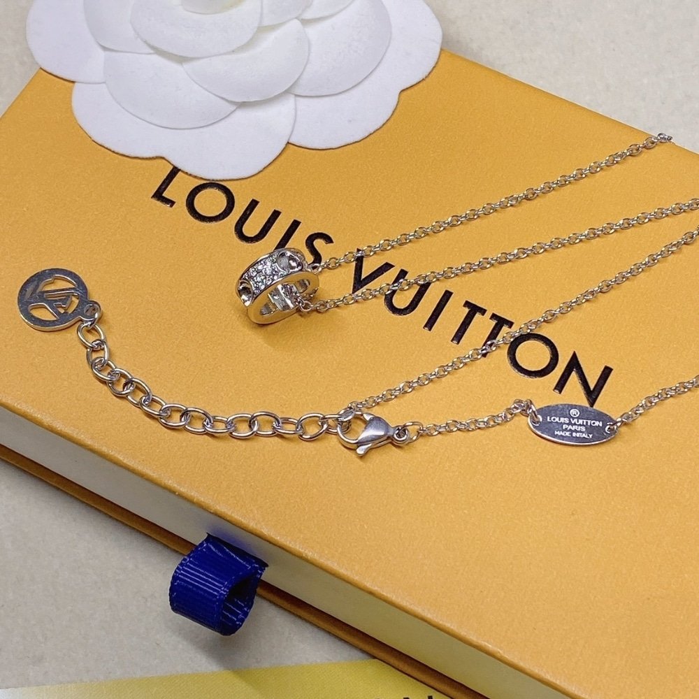 L0vis Vvtt0n Empreinte Pendant Necklace Silver Q93675