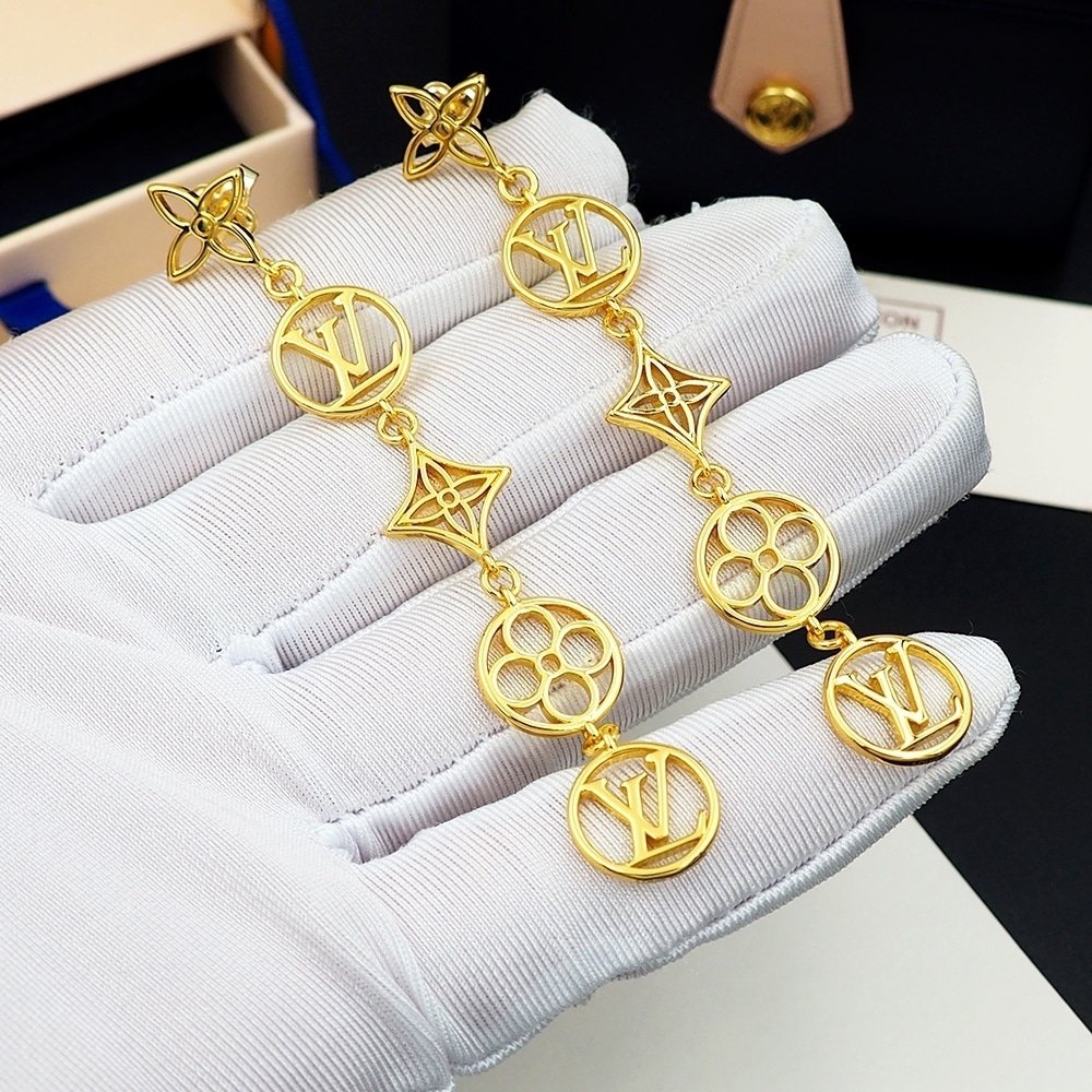 L0vis Vvtt0n Lv Lace Earrings Gold M01072