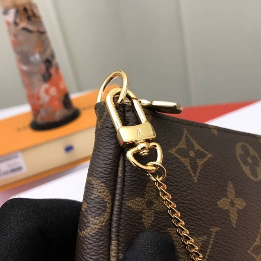 L0vis Vvtt0n Mini Pochette Accessoires Monogram Canvas Brown 15Cm M58009