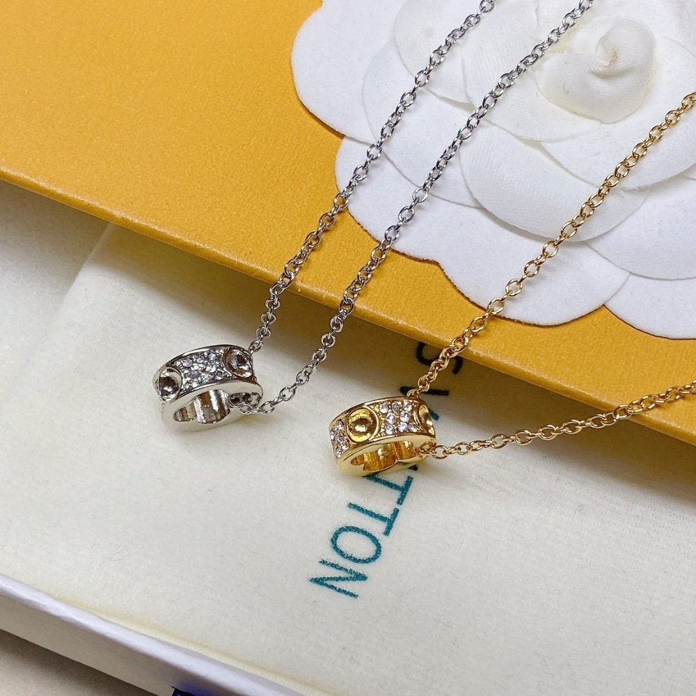 L0vis Vvtt0n Empreinte Pendant Necklace Silver Q93675