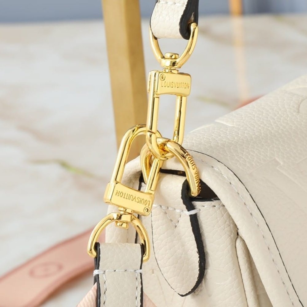 L0vis Vvtt0n Diane Monogram Empreinte Leather White 24Cm M46388