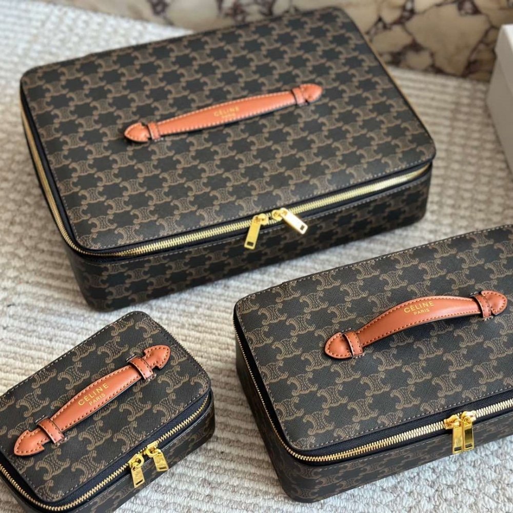 Ce1i*e Medium Toiletry Case In Triomphe Canvas And Top Handle Bag 28Cm