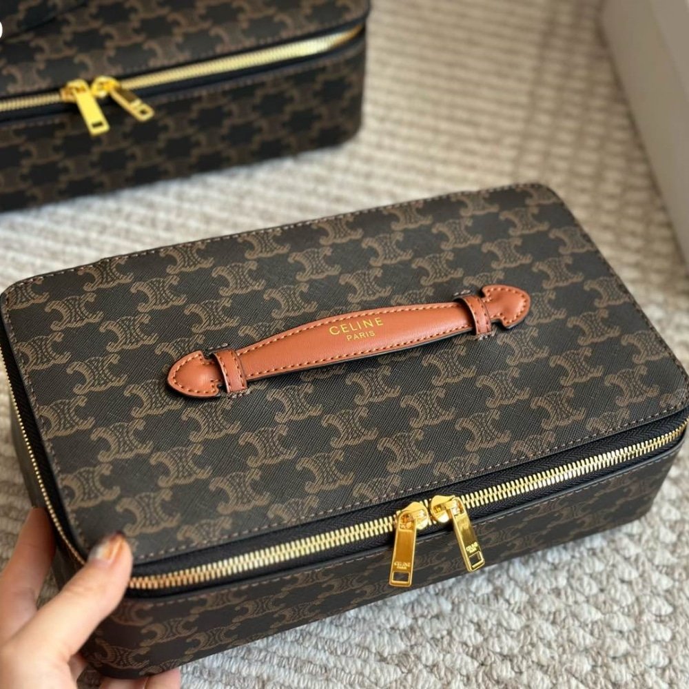 Ce1i*e Medium Toiletry Case In Triomphe Canvas And Top Handle Bag 28Cm