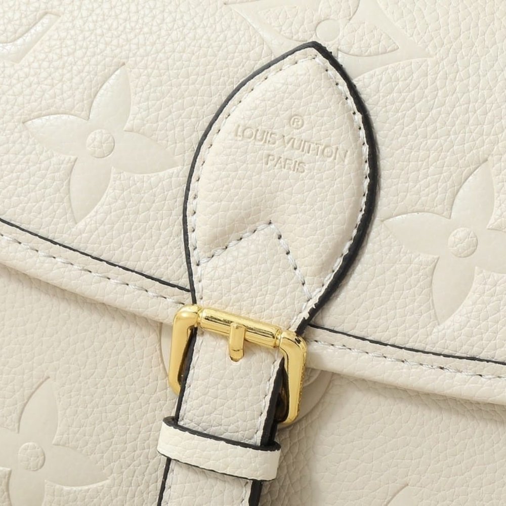 L0vis Vvtt0n Diane Monogram Empreinte Leather White 24Cm M46388