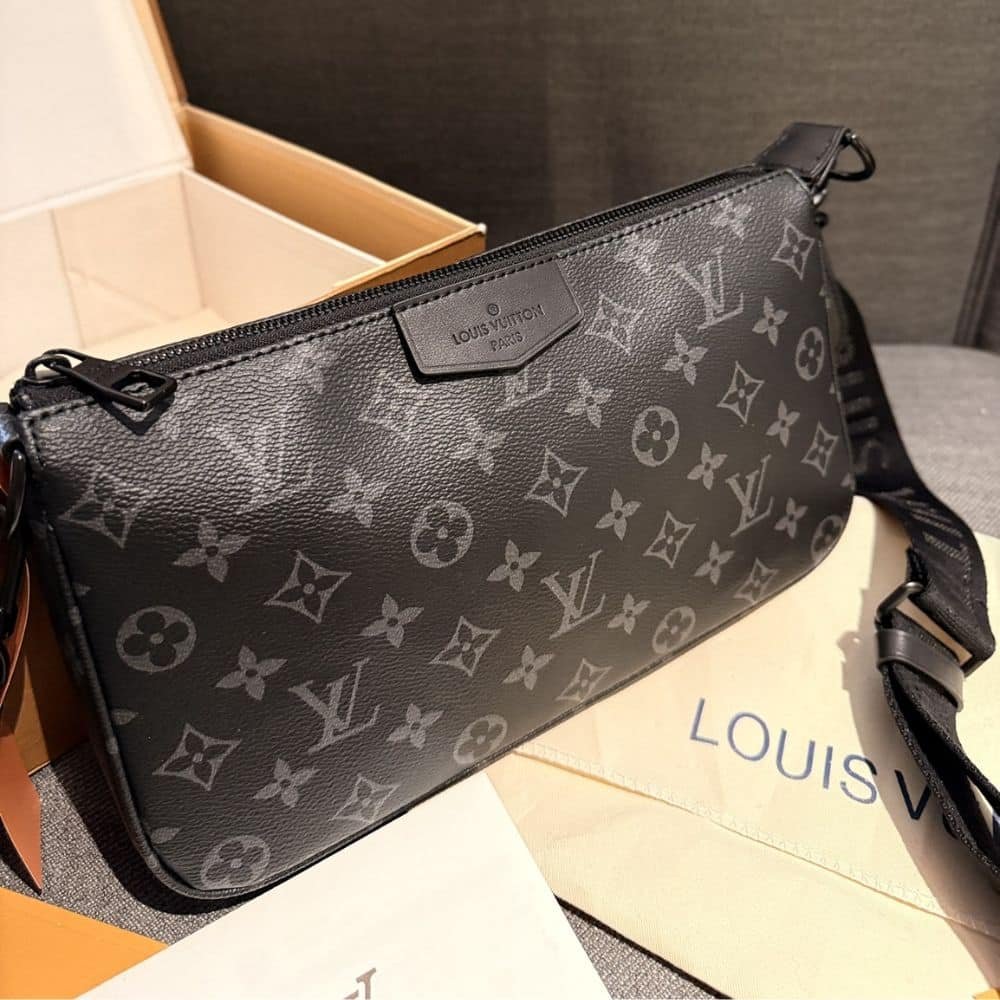 L0vis Vvtt0n Pochette Accessoire Bag Black 24Cm