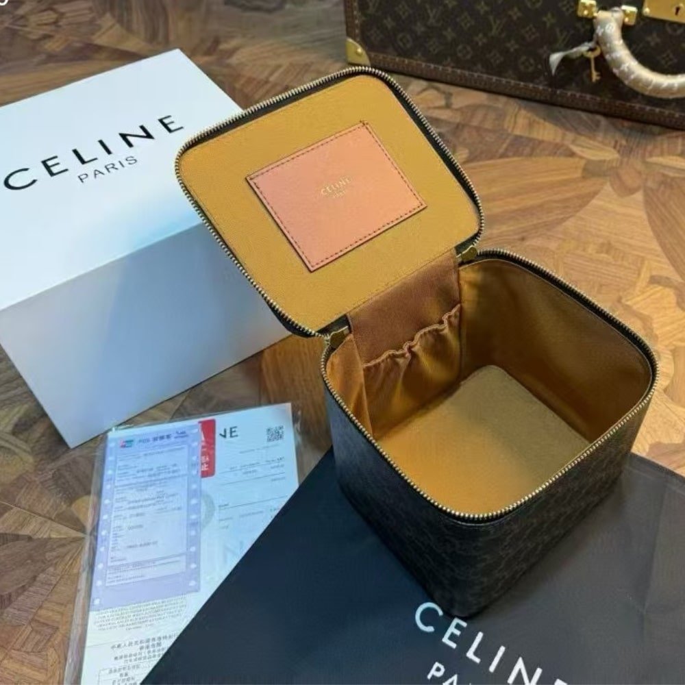 Ce1i*e Square Vanity Case In Triomphe Canvas And 18Cm