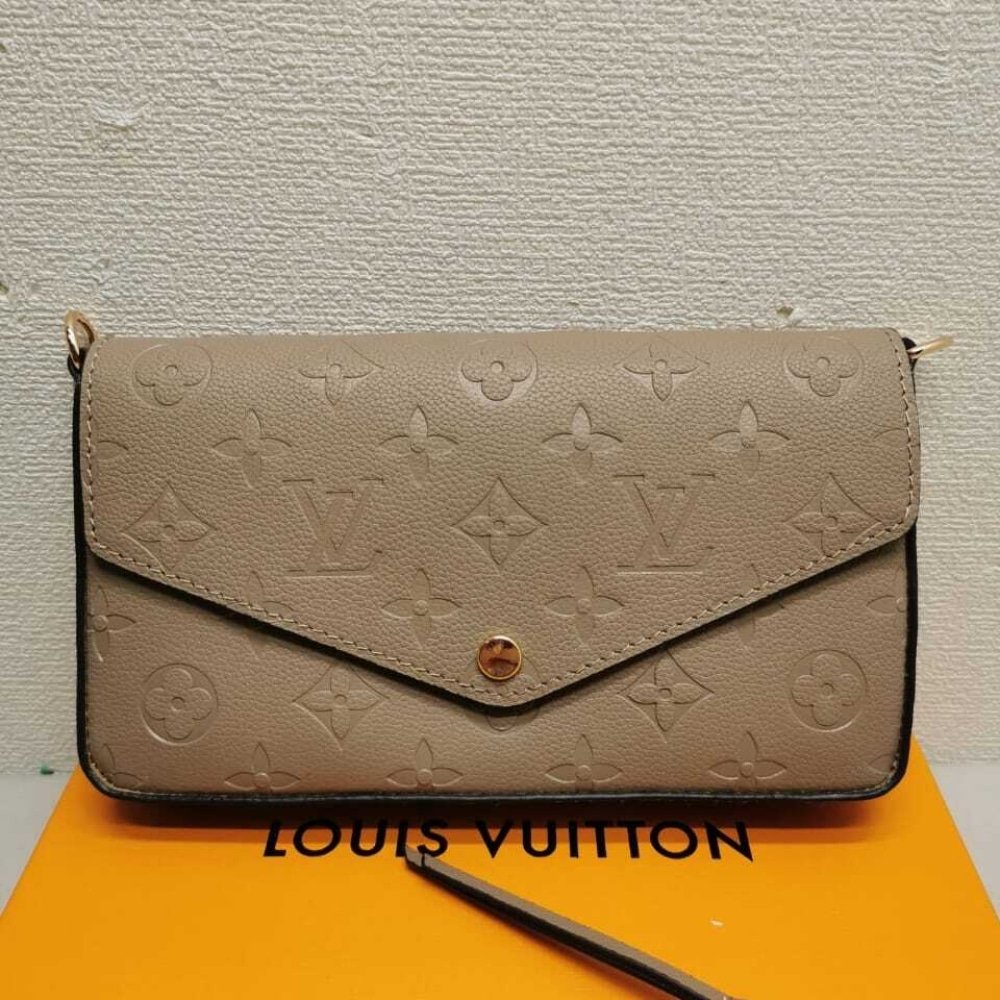 L0vis Vvtt0n Felicie Pochette Monogram Bag Beige 21Cm M82609