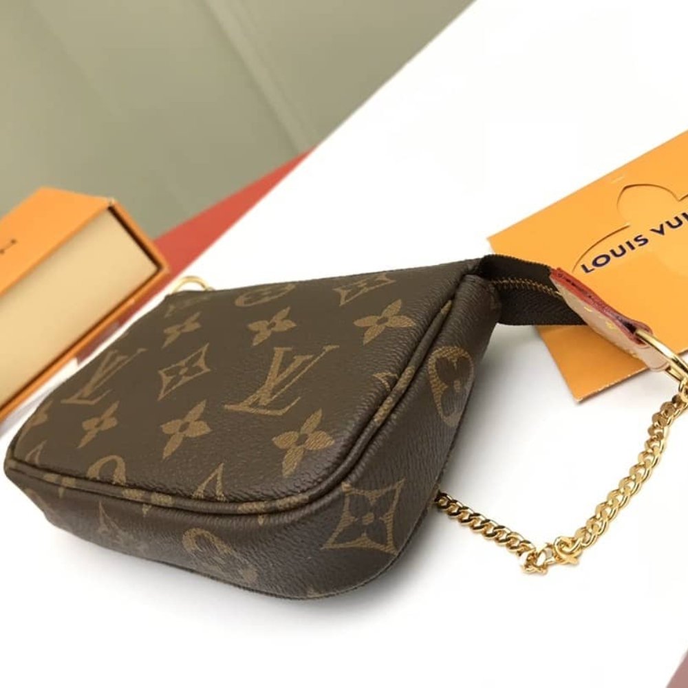 L0vis Vvtt0n Mini Pochette Accessoires Monogram Canvas Brown 15Cm M58009