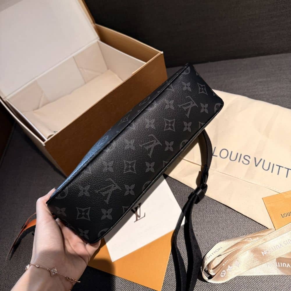 L0vis Vvtt0n Pochette Accessoire Bag Black 24Cm